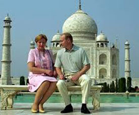 Putins visit Taj Mahal