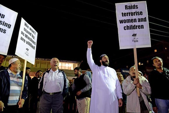 Australias Muslims protest