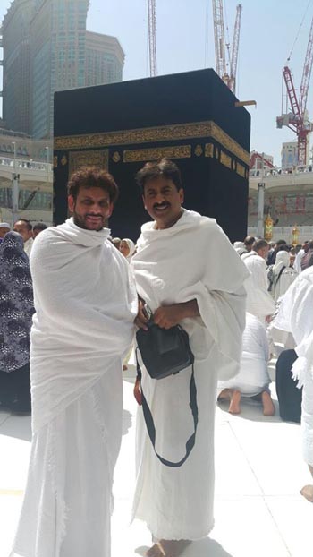 Imtiyaz Jaleel Wairs Pathan in Makkah