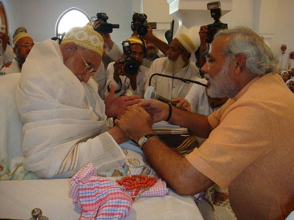 Syedna with Modi