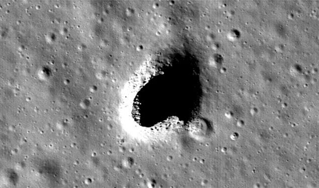 Cave found on Moon