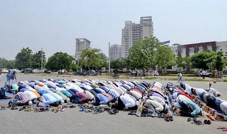Offer Namaz in open space Noida