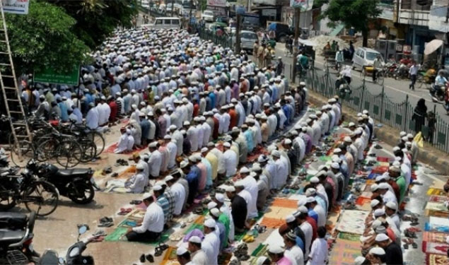 Namaz on open space