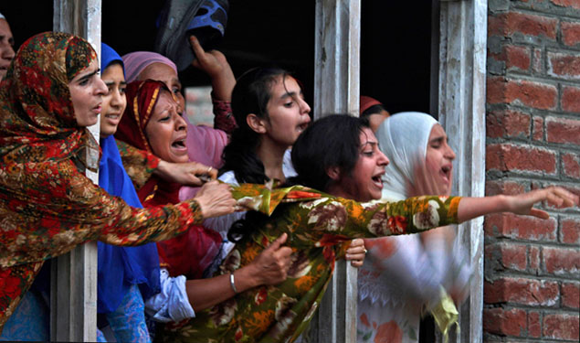 Kashmir Women Cry