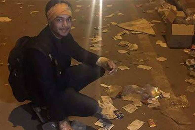 Protesting Jamia Students clean roads