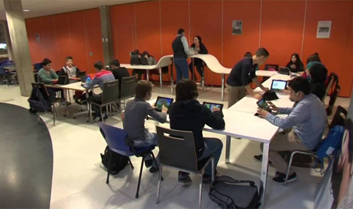 School without curriculum