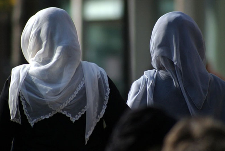 Women's Entry Into Mosques