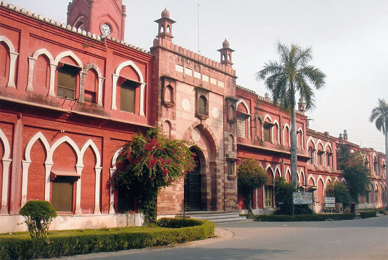 Yogi Invite to AMU students