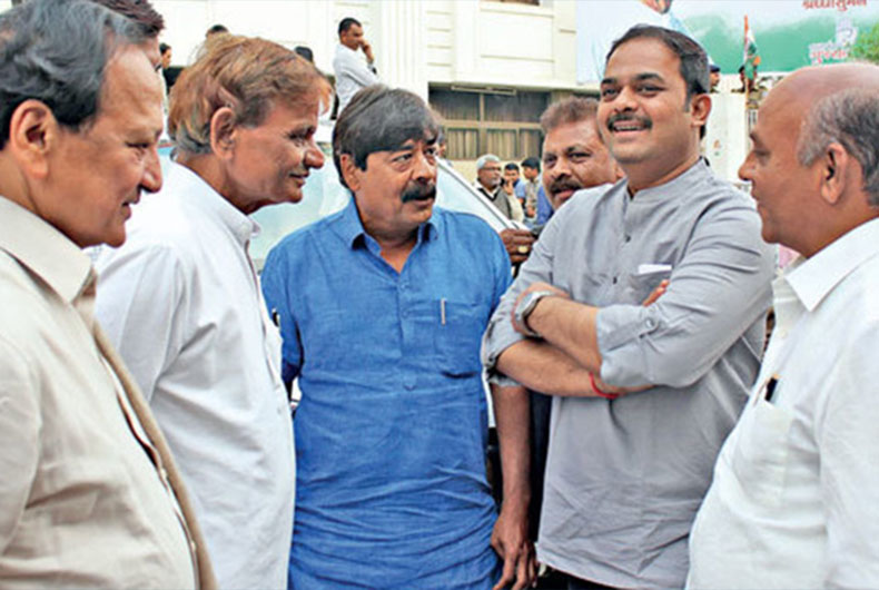 Gujarat MLA Corona Positive