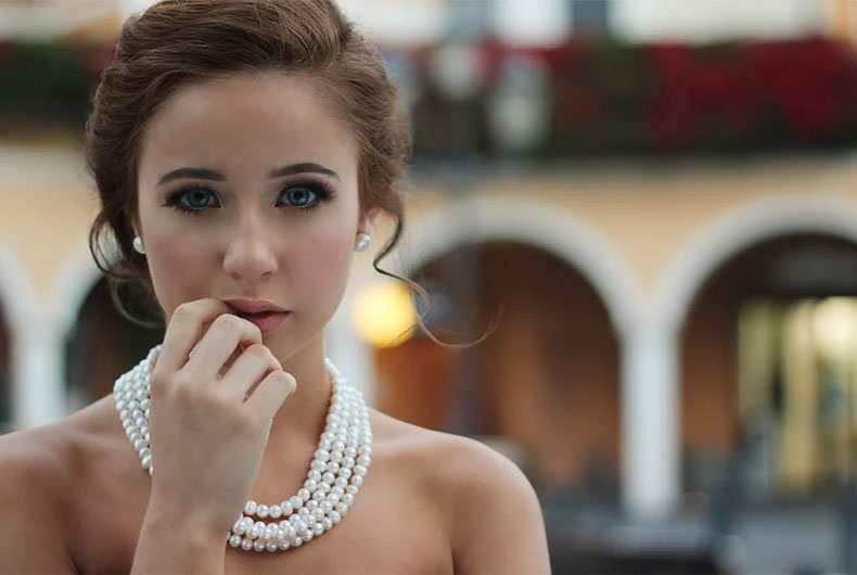 Jewelry for different face shapes