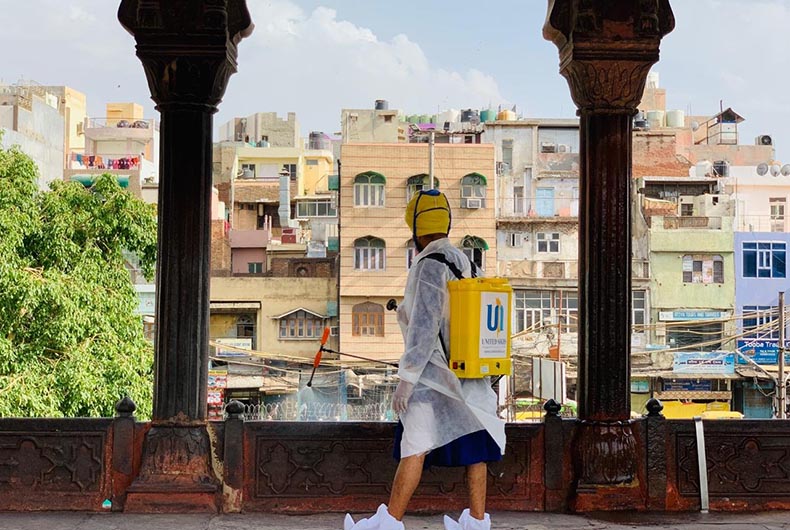 Sikhs sanitize Jama Masjid