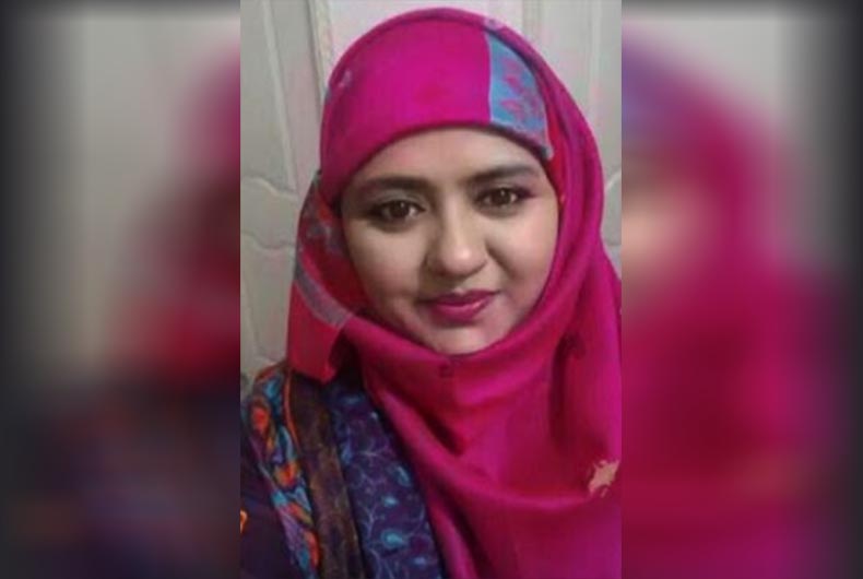 Munawwar Rana's daughters under house arrest