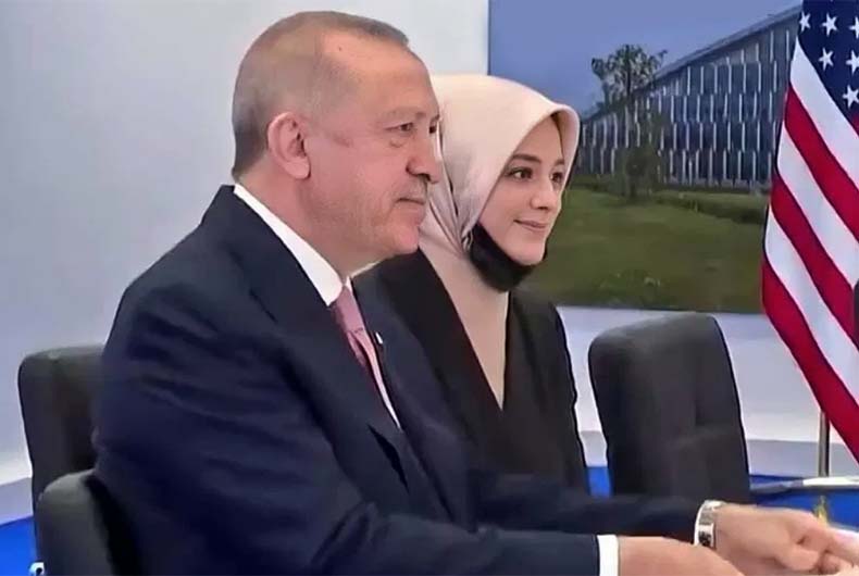 Erdogan Hijabi Translator