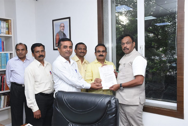 Maharashtra IT Teachers with Vinod Tawde