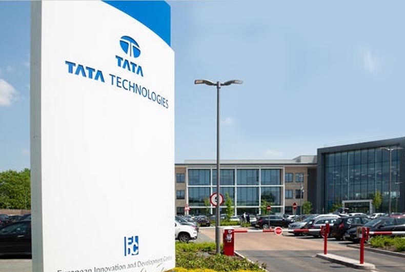 Anger grows against 'Agents of Gujarat' as Maharashtra loses mega projects