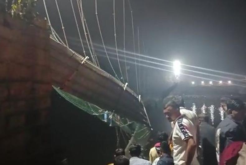 20 killed, over 100 missing as hanging bridge collapses in Gujarat's Morbi