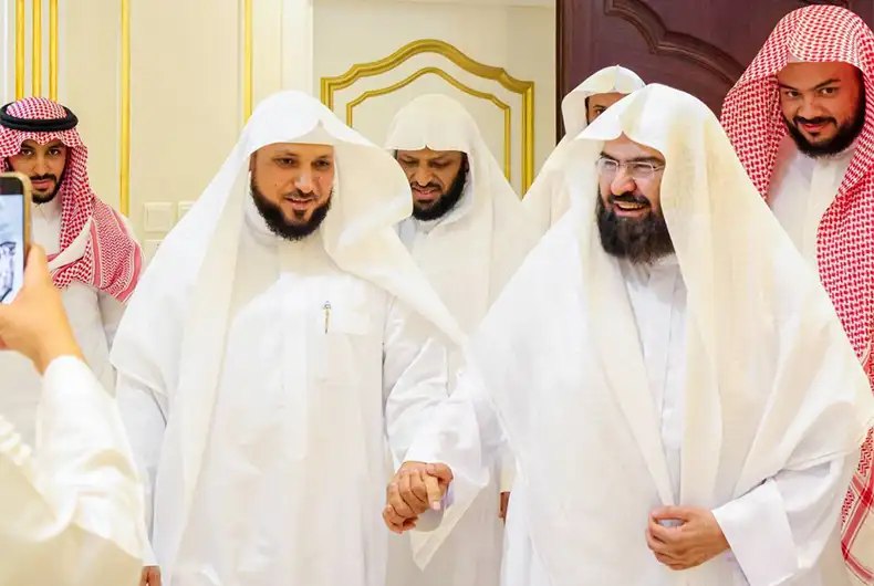 Imam e Kaaba Sheikh Maher Al Muaiqly resumes leading daily prayers