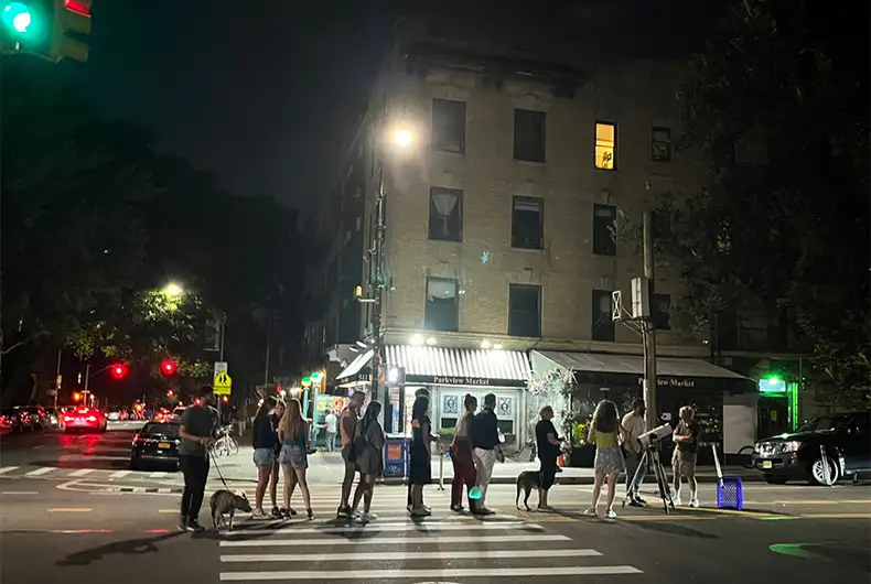 Watch: Astronomer sets up Telescope in middle of road to show people Saturn glimpses