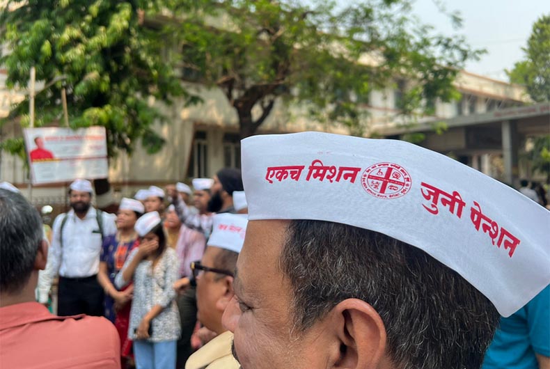 Demanding Old Pension Scheme, Maharashtra govt employees go on indefinite strike