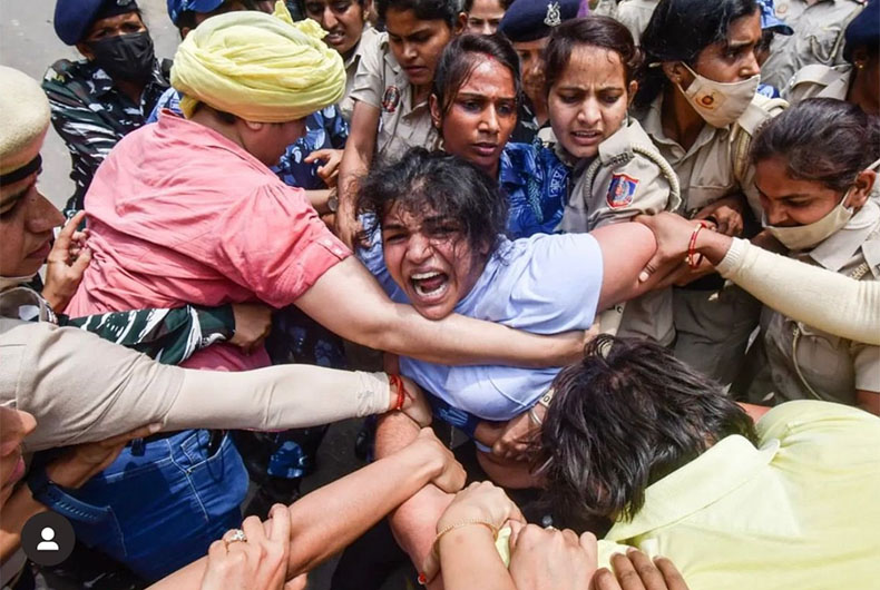 PM was busy in photo session when we girls were getting thrashed on road: Sakshi Malik