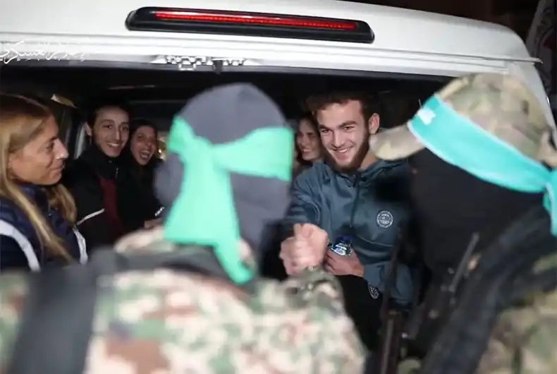 Are Israeli Hostages in Love with Palestinian Fighters? Buzz after incredible videos