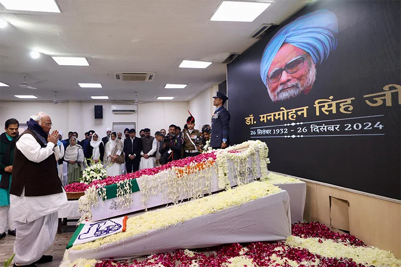 In Pictures: India Bids Farewell to Dr Manmohan Singh