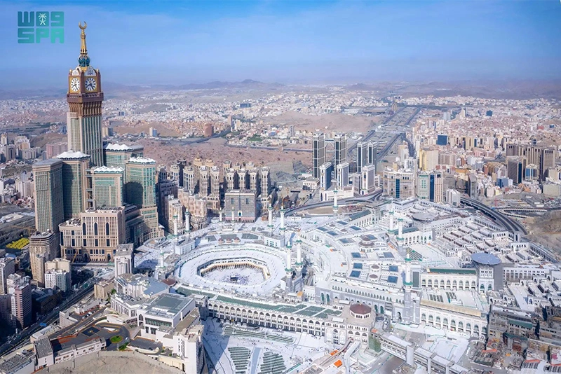 Hajj 2025 Live: Pilgrims on their way to Arafat
