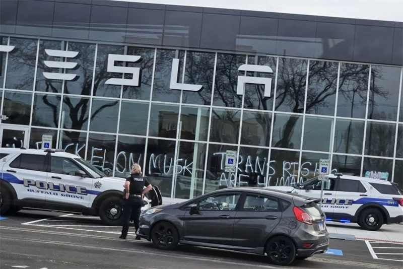 Several Tesla vehicles set on fire in Las Vegas